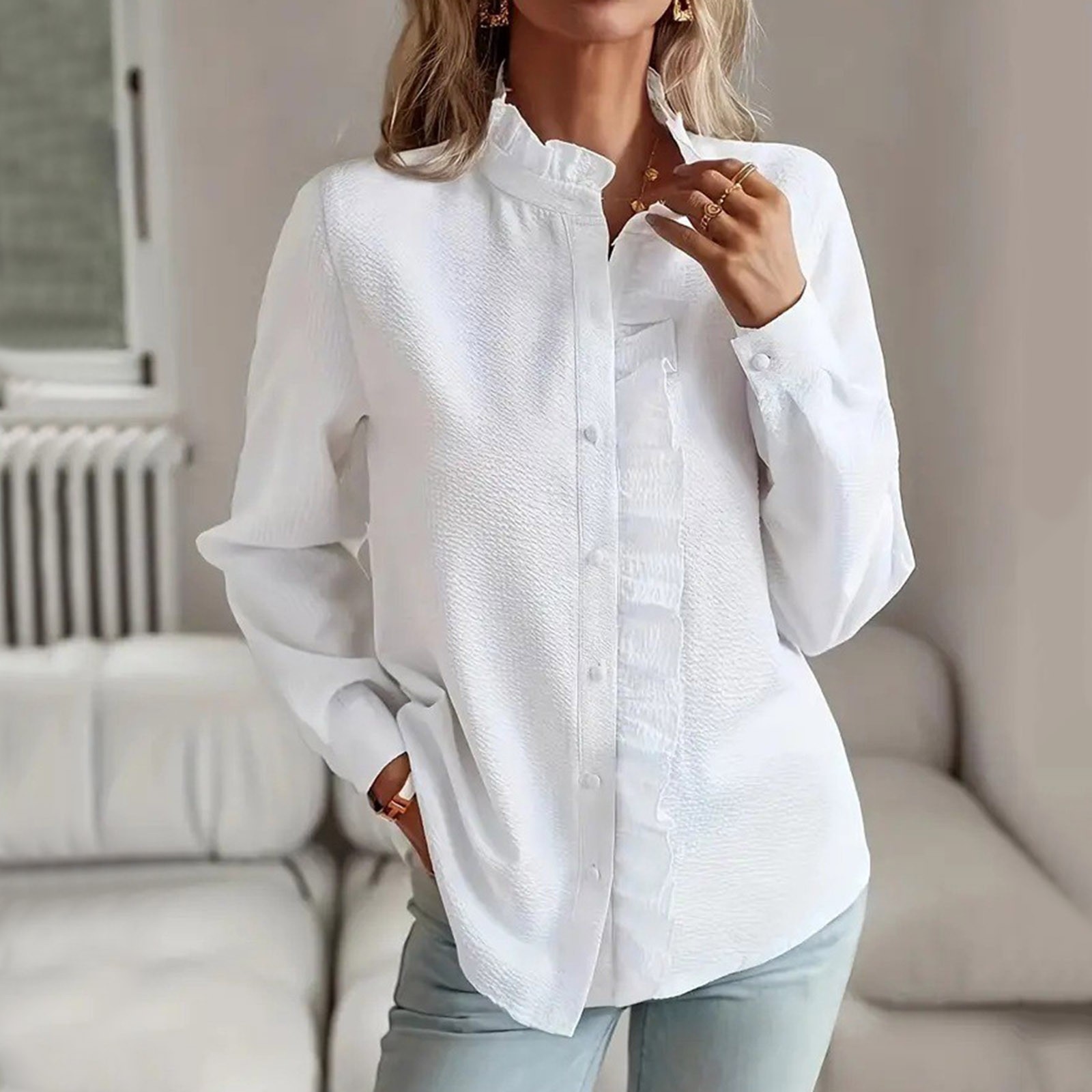 thumbnail image 4 of Blusa de mujer con estampado de rayas y cuello en V: camisa holgada de manga larga, versátil para ocasiones informales o de trabajo, 4 of 7
